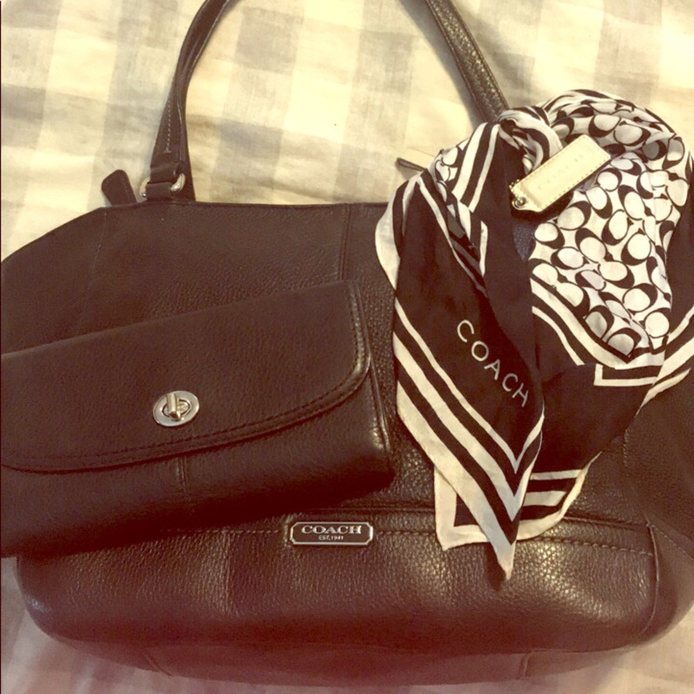 Black Leather Coach Purse and Wallet Set